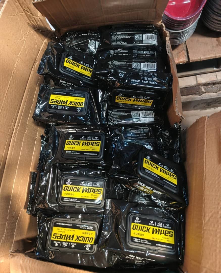 SHOE WIPES